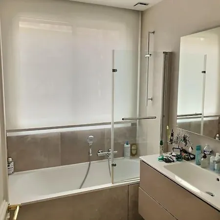 Apartman : Grand Calme Et Terrasse
