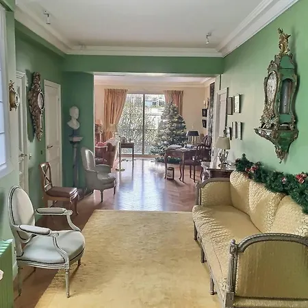 Apartman : Grand Calme Et Terrasse *